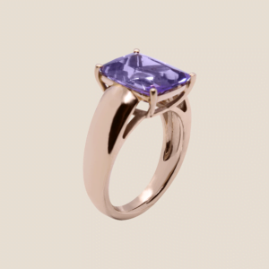Ring in rose gold  with amethyst